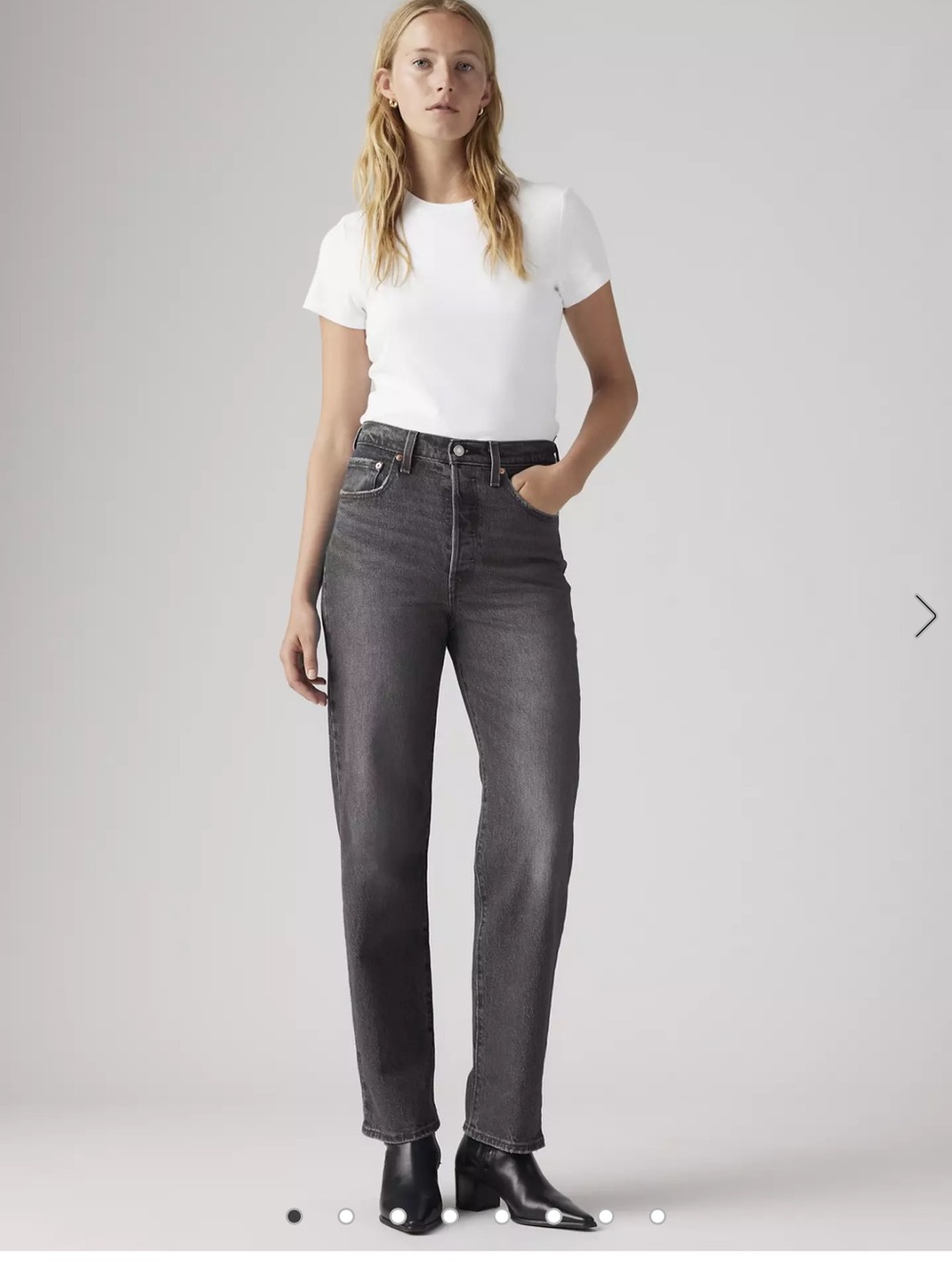 Levi’s Ribcage Straight Jeans in Washed Black